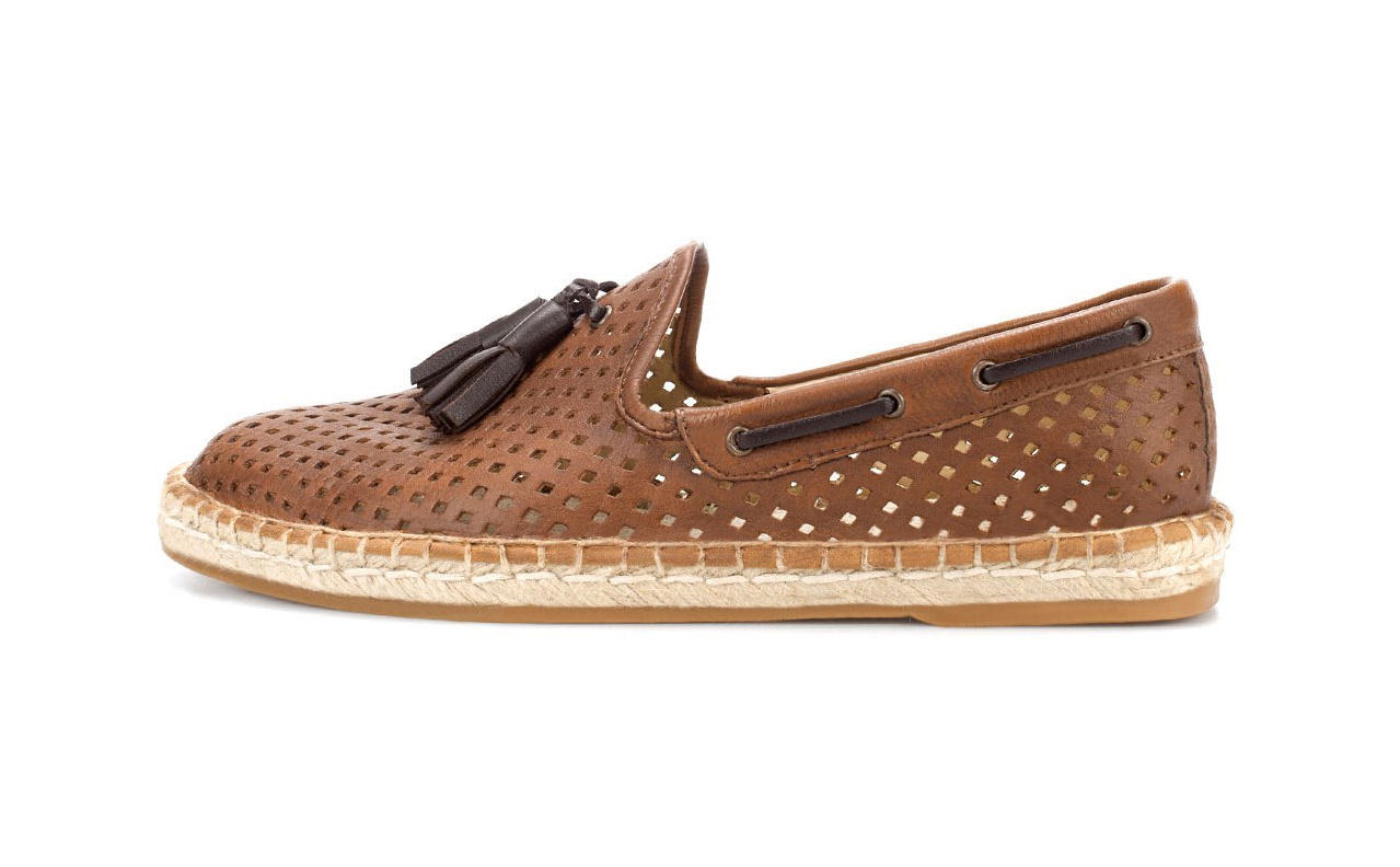 Jute moccasin with tassel, Zara €49.95